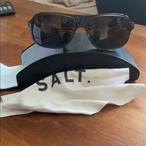 SALT. Dixon CRBN Polarized Sungalsses